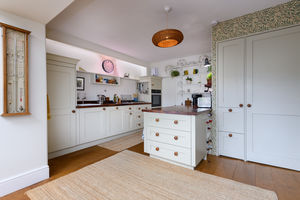 Kitchen- click for photo gallery